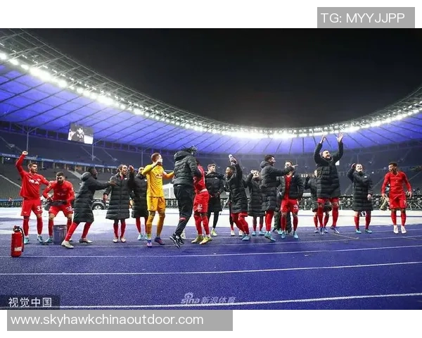 柏林赫塔客场逼平RB莱比锡，稳坐榜首位置掌控局势