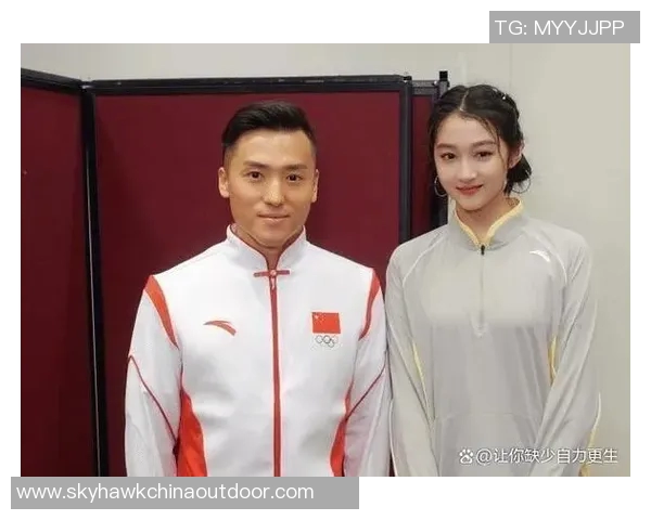 关晓彤欧洲赛场现身,亲自助威中国外援于姓球员首秀 关晓彤欧洲赛场现身,亲自助威中国外援于姓球员首秀