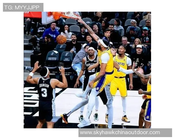 马刺105-87战胜独行侠，年轻天才引领新赛季大胜