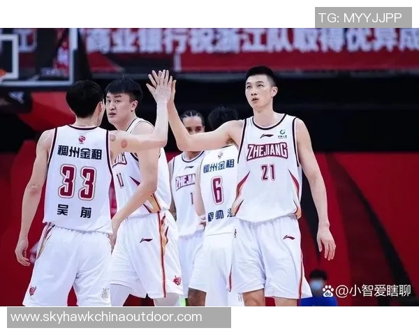 新赛季开局，CBA联赛火爆开赛，球迷热情不减，赛场风光无限