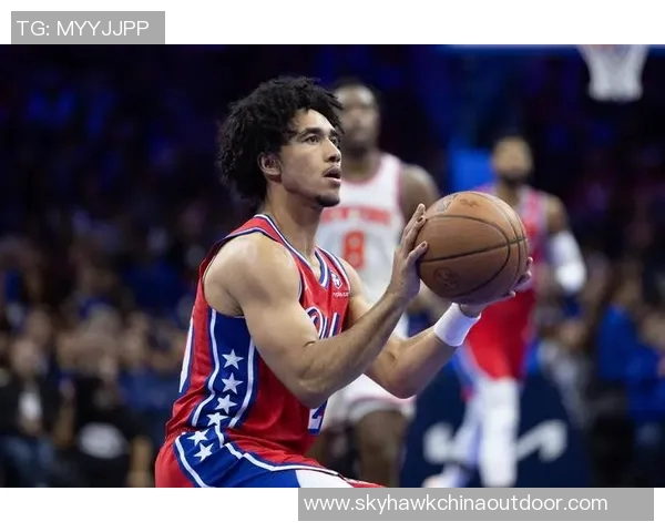 西蒙斯重回76人训练馆，未来复出时间未定